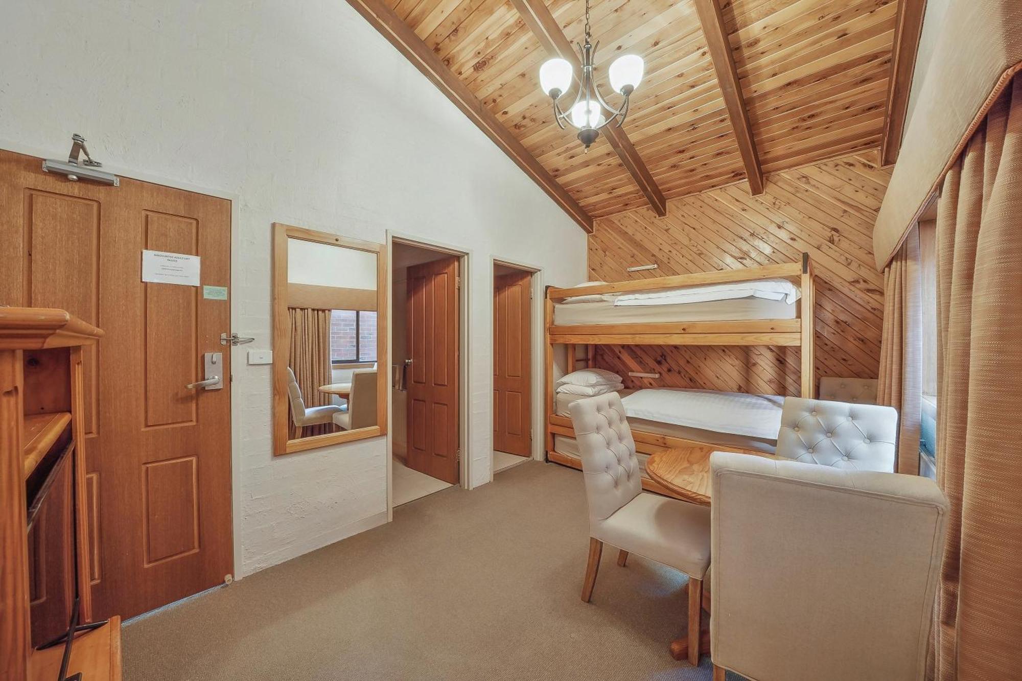 Hotel Pension Grimus Mount Buller Esterno foto
