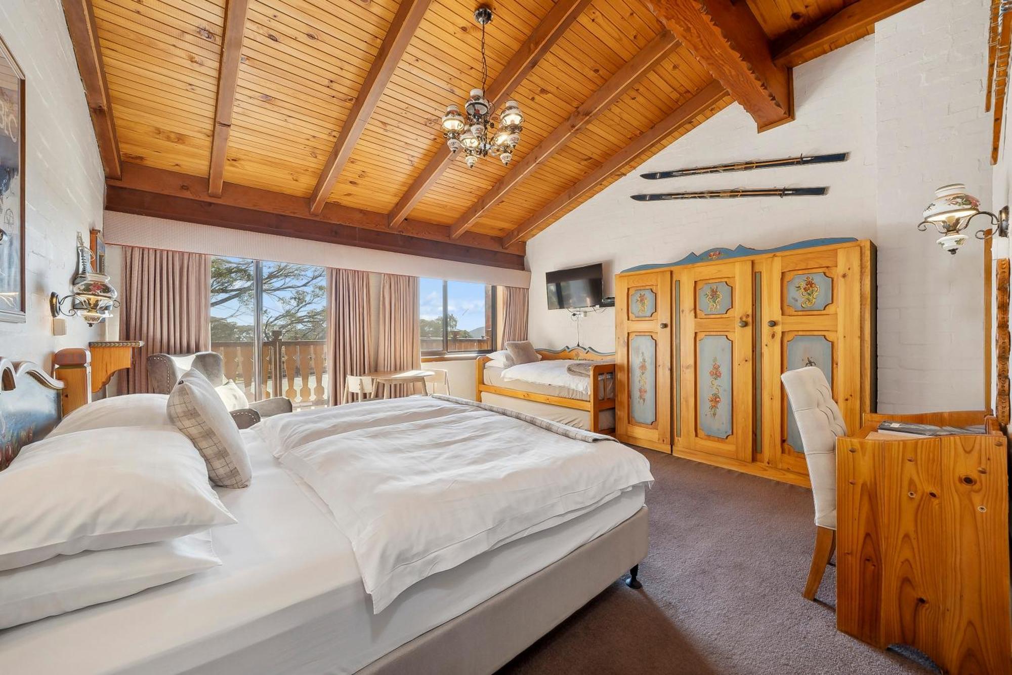 Hotel Pension Grimus Mount Buller Esterno foto