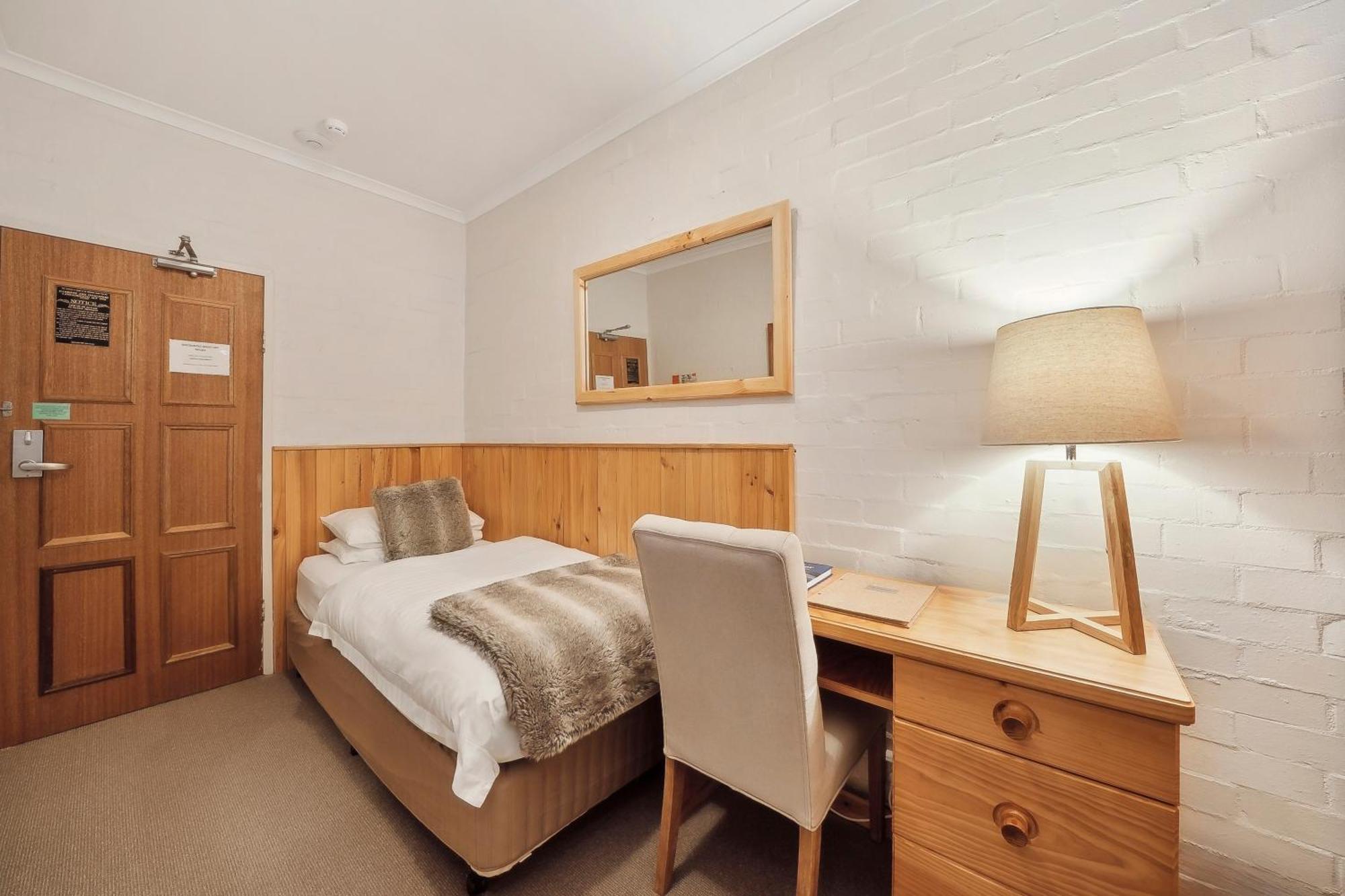 Hotel Pension Grimus Mount Buller Esterno foto